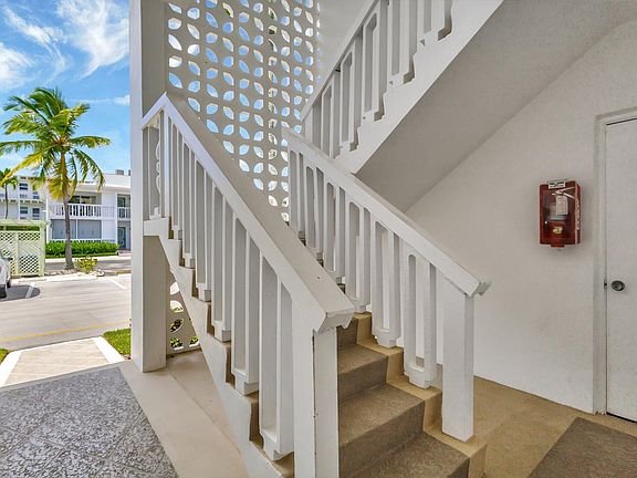 3rd image of 4501 S Ocean Boulevard #D3