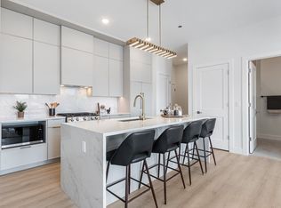 North + Damen, Chicago, IL 60647