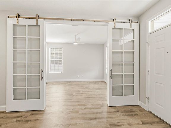 5th image of 3733 Longfellow Rd