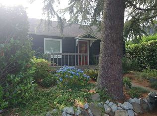 9218 Phinney Ave N, Seattle, WA 98103