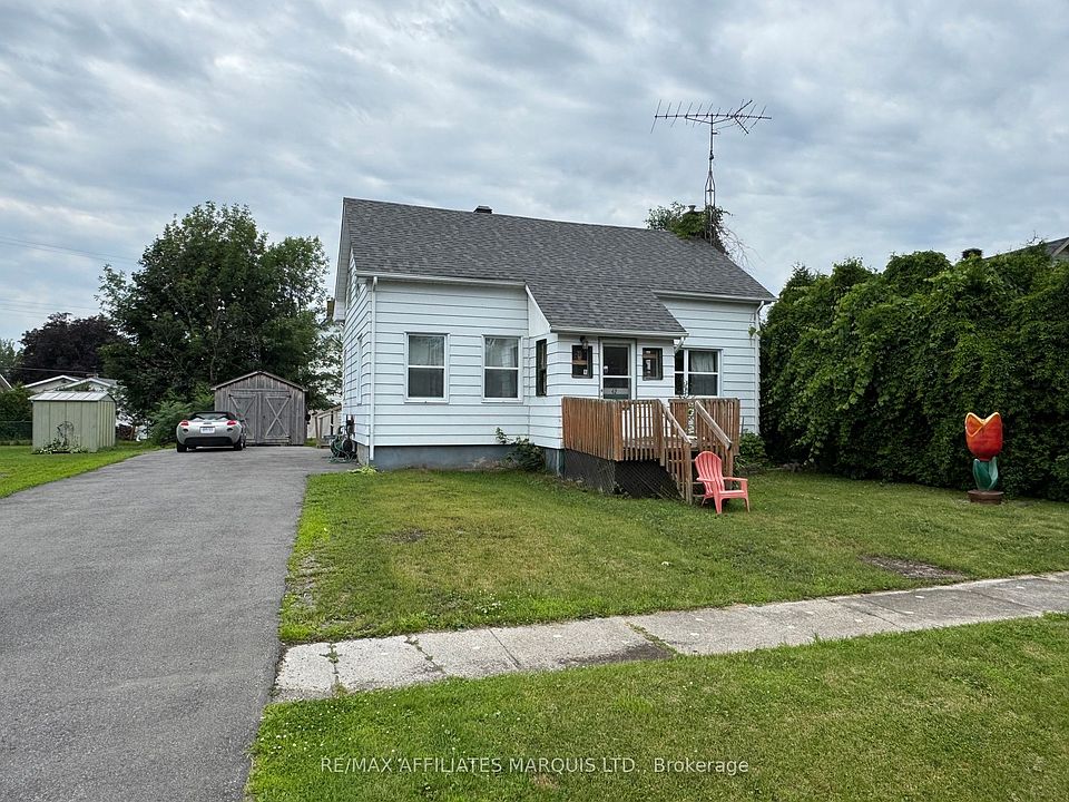 1st image of 42 Laurier Dr