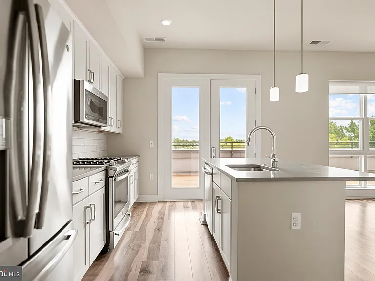 1800 Mount Vernon Ave #401 — Photo 5