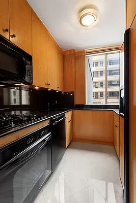 4th image of 515 E 79th St APT 4A