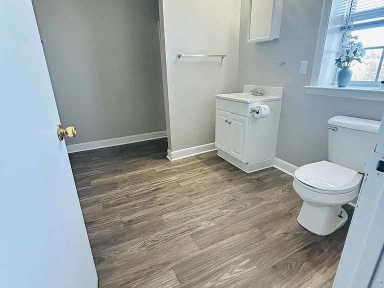 Berkshire Place Apartments — Photo 4