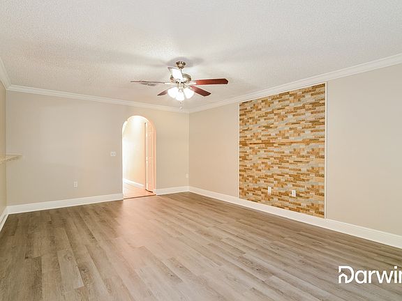 4th image of 379 Placid Lake Dr
