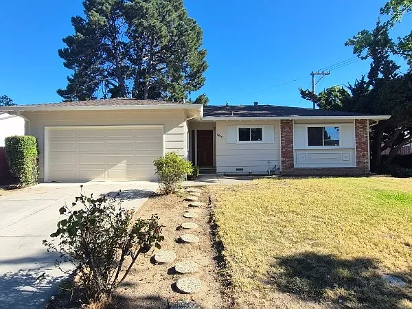 4890 Castlewood Dr — Photo 1
