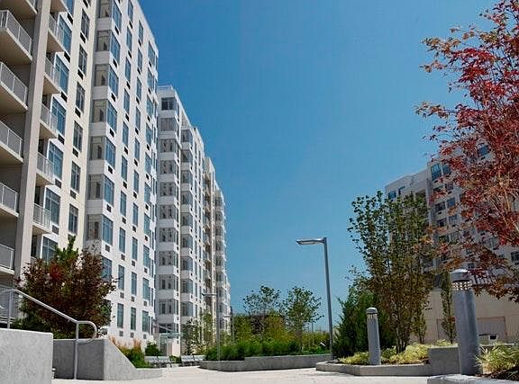 4th image of 40-28 College Point Blvd #903