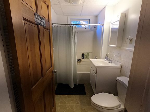 3rd image of 64 Fruit St