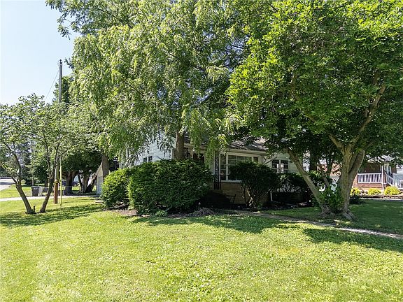 3rd image of 222 Chester Ave