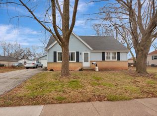 1716 Evans St, Oshkosh, WI 54901