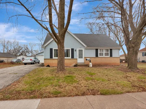 1716 Evans St, Oshkosh, WI 54901