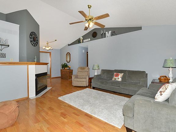 5th image of 501 E Oakwood Dr