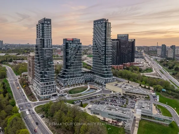 10 Inn On The Park Dr #110, Toronto, ON M3C 0P9