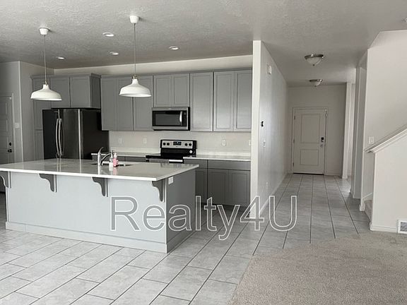 2nd image of 1031 W Molly Pitcher Cir