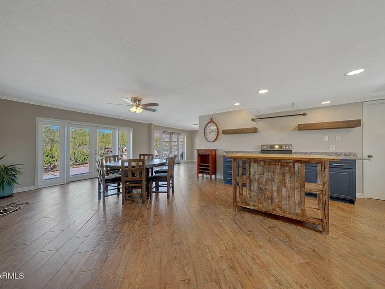 6914 E Highland Rd — Photo 8