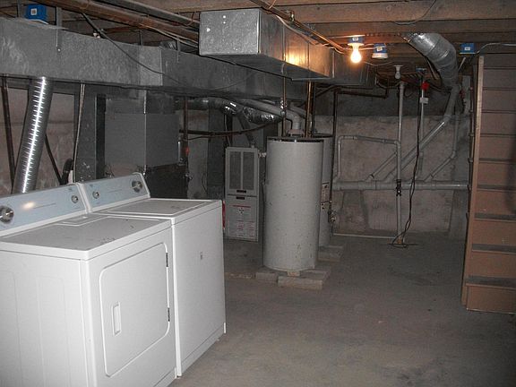 5th image of 1632 Montrose St Floor 1