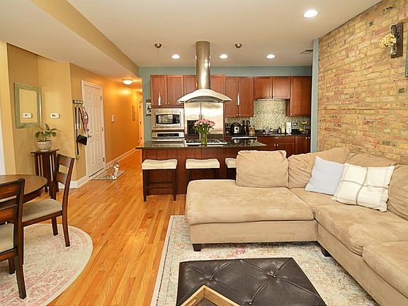 4th image of 3742 N Wilton Ave #4