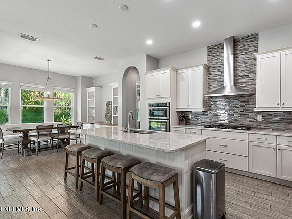 5th image of 153 EAGLE ROCK Drive