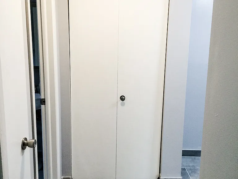 Eastlake Terrace 1 Bedroom Hallway