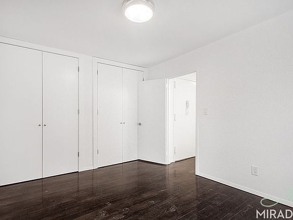 2nd image of 304 E 20th St APT Lf