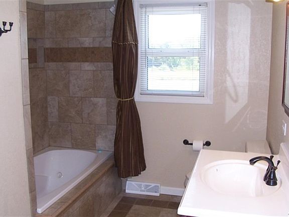 Home for Sale in Quincy, IL $174,900