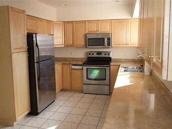 2nd image of 360 NE 170th St