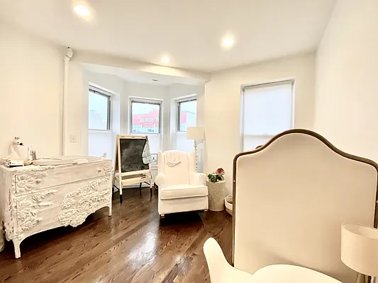 Rented by Living New York | media 19