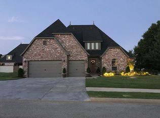 311 SW Chardonnay Blvd, Bentonville, AR 72712