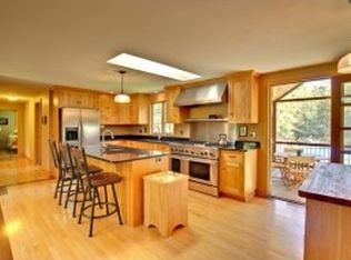 41 Belle Ln, Lee, NH 03861