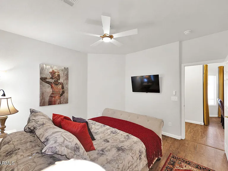 868 E Savannah Dr — Photo 17