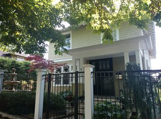 913 30th Ave, Seattle, WA 98122