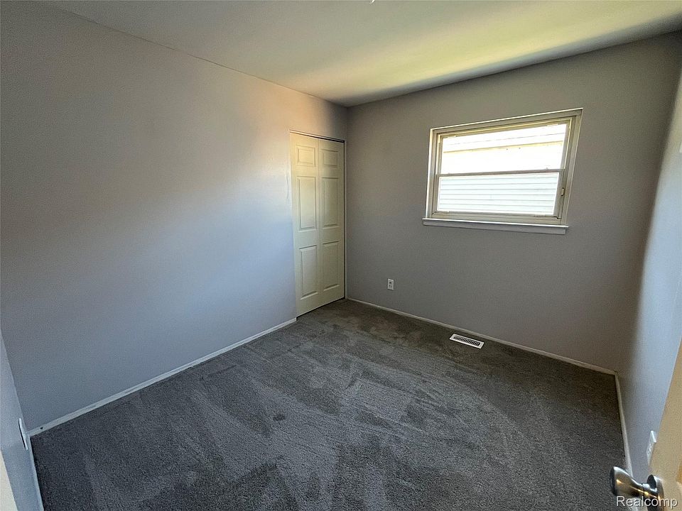 8731 Lozier Ave, photo 6