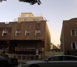 2nd image of 2121 35th St