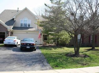 702 Clover Hill Ct, Elk Grove Village, IL 60007