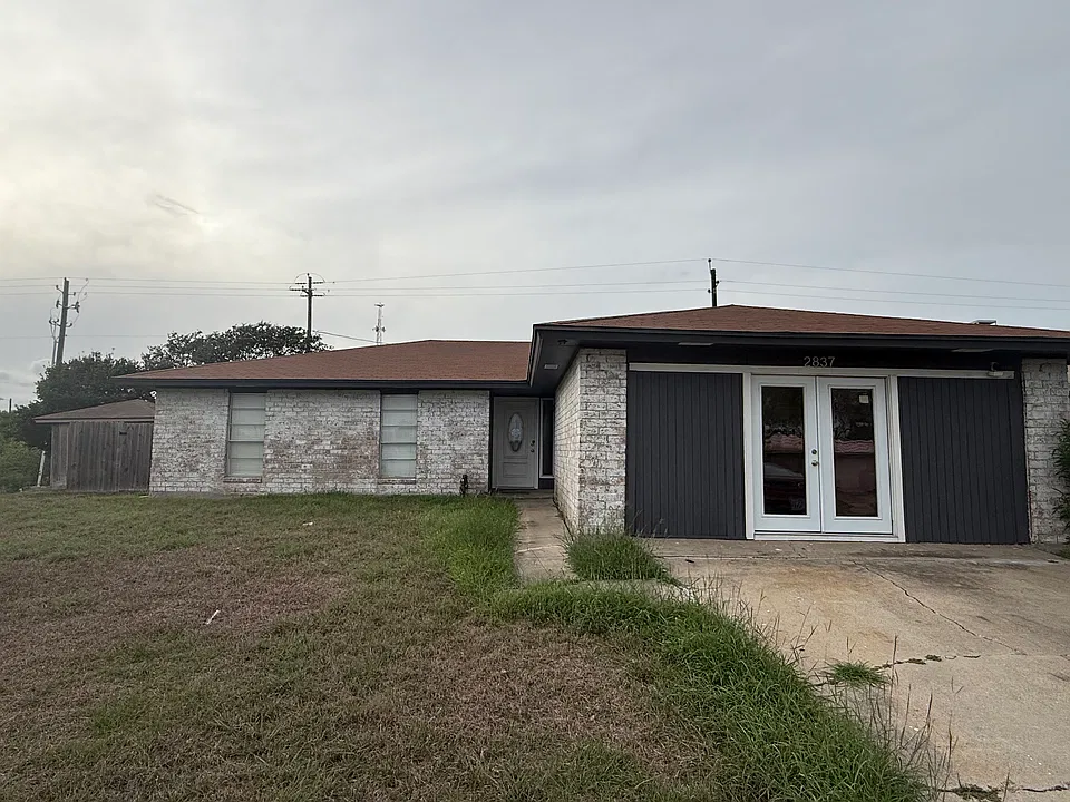 2837 Vancouver Dr