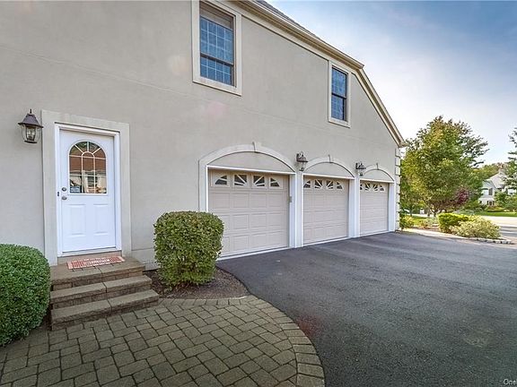 3rd image of 6 Stone Meadow Ln