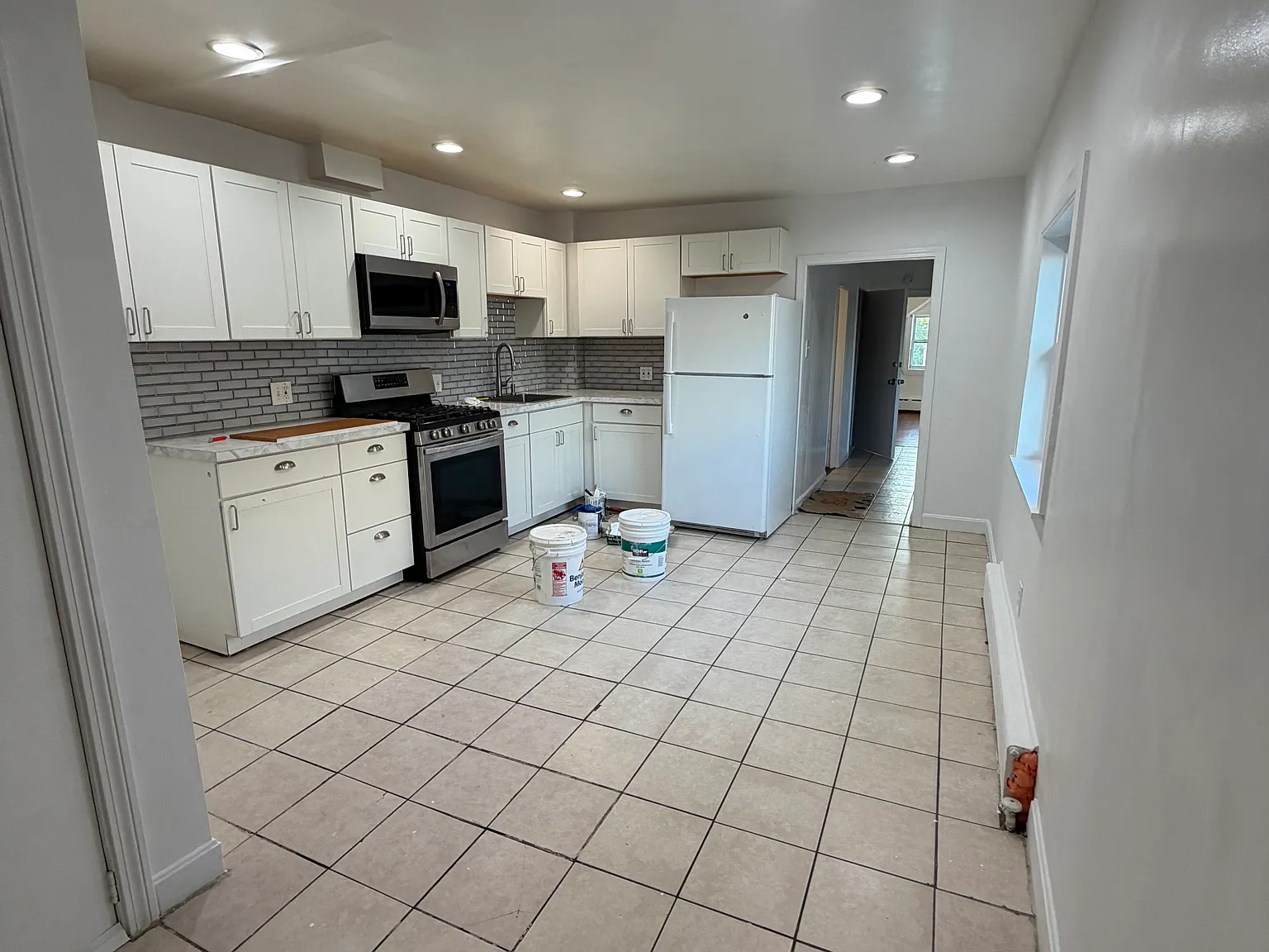 4 bed, $3,600 — Photo 3