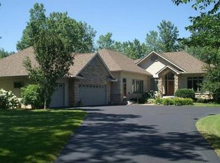 1405 Neal Ave N, Lake Elmo, MN 55042