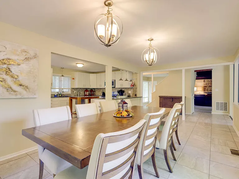 540 Kerry Lake Dr — Photo 12