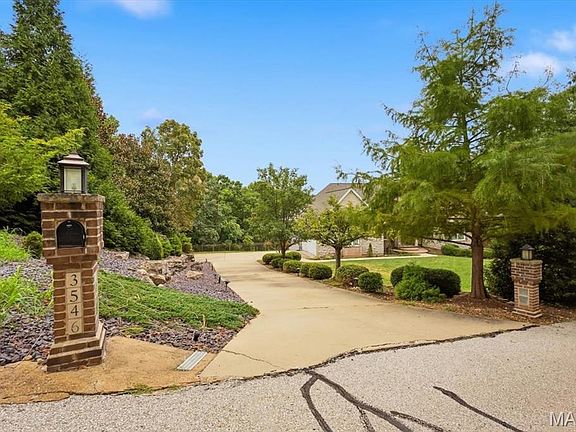 2nd image of 3546 Hawthorne Ridge Dr