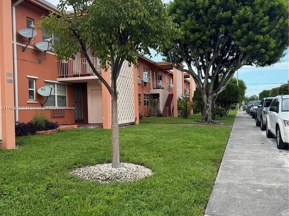 3551 SW 10th St #8A, Miami, FL 33135