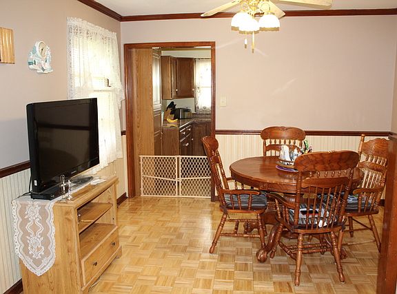 4th image of 908 N Roy Ave