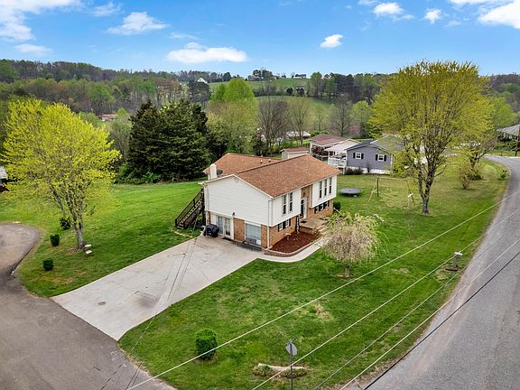 2nd image of 1107 Plum Ct