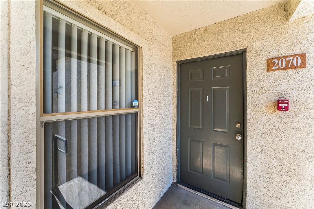 2 bed, 2.0 bath, 1036 sqft, $1,475 — Photo 3