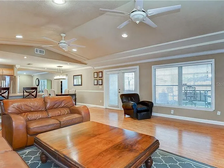 5121 Ellendale Ave — Photo 11