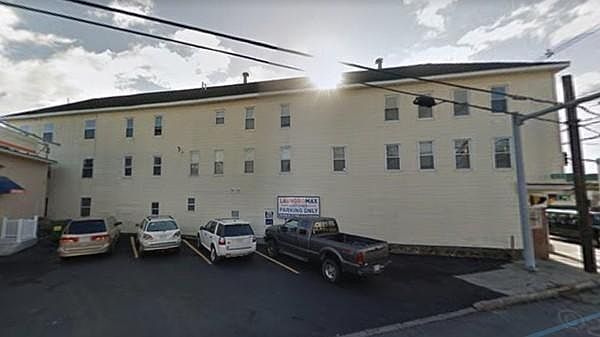 2nd image of 737 Lakeview Ave