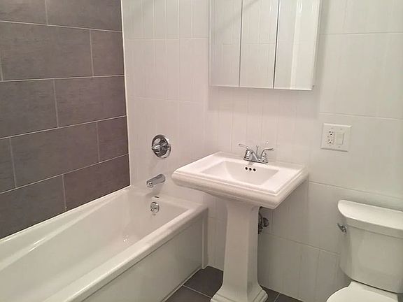 4th image of 2647 Broadway APT 5S