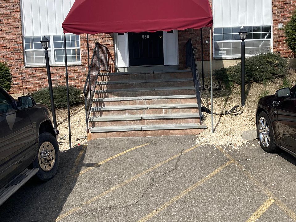 1st image of 960 Northwood Dr W #0