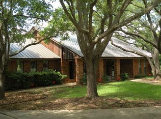 131 Lakeview Dr, Brady, TX 76825