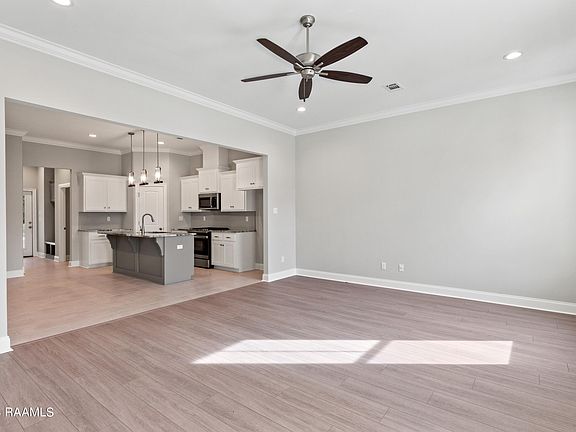 2nd image of 103 Grenadine Dr